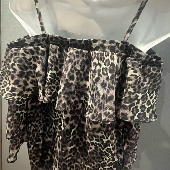 Leopard off shoulder top size small - Picture 2 of 7